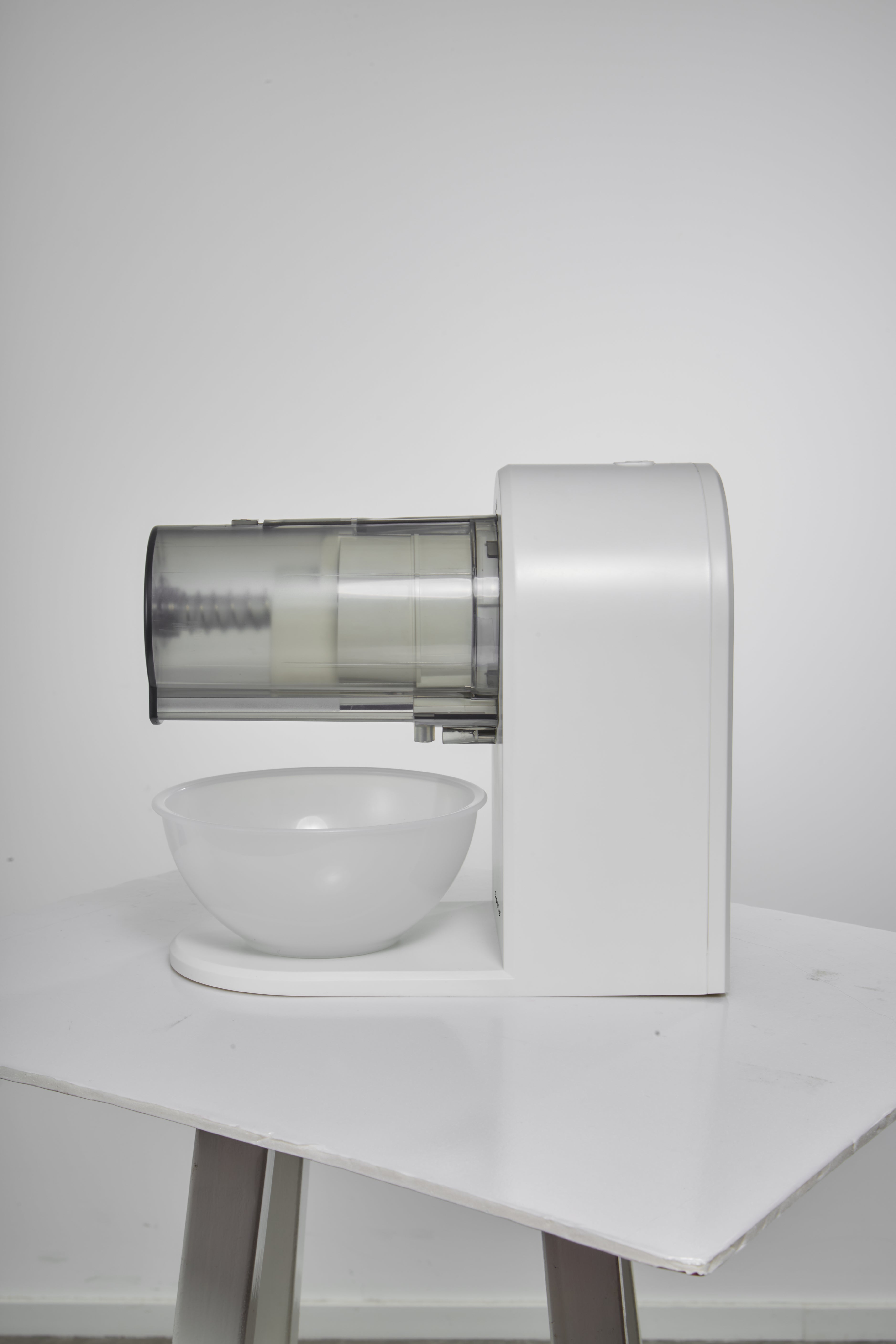 Genius Chef Snow Cone Shaved Ice Machine Electric Ice Shaver Machine with 2 Usable Plastic Ice Mold